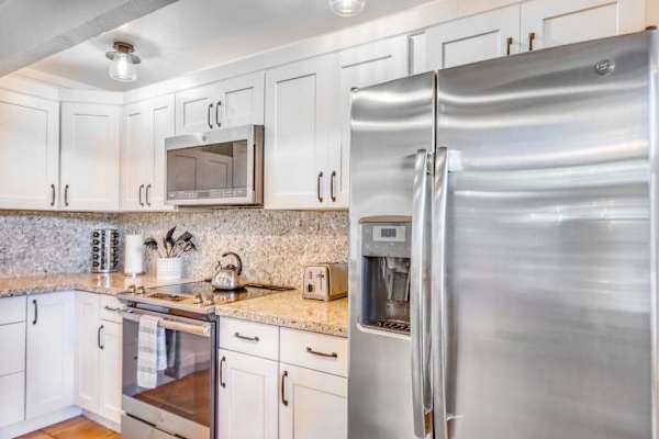 Fully Equipped Kitchen with Stainless Steel Appliances