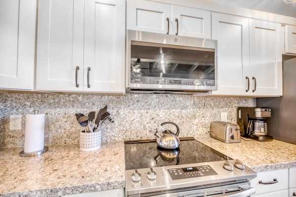 Modern Glass Cooktop & Built-In Microwave