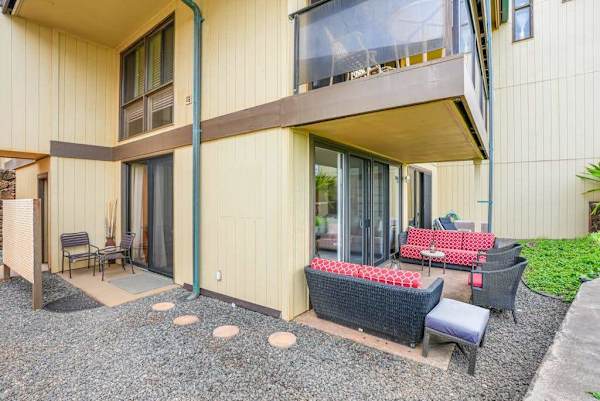 Multiple seating areas around exterior for guests 