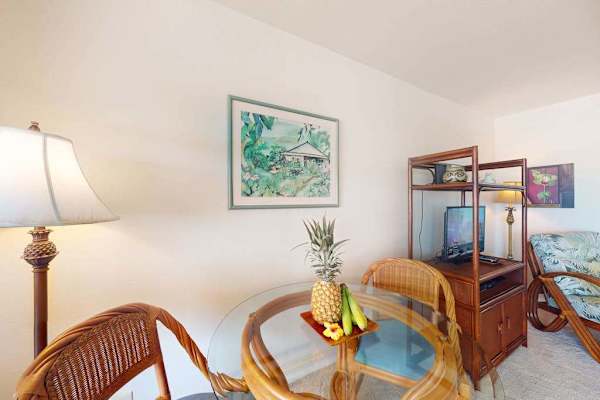 Open Dining Area Perfect for Every Occasion