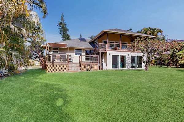 Amazing backyard with private backyard entrance to ground floor bedroom.