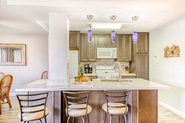 Elegant Dining Space With Comfortable Island Ambiance