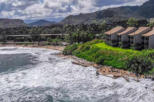 Bird's-eye view showcasing the home's surroundings