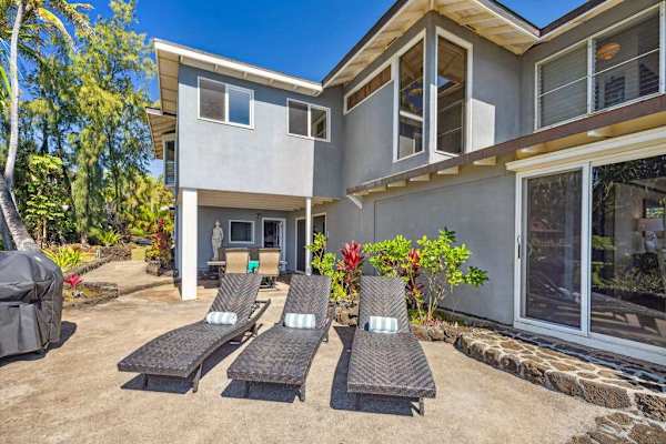 Relax on the outdoor patio as you enjoy the Pacific Ocean views in your private tropical paradise.