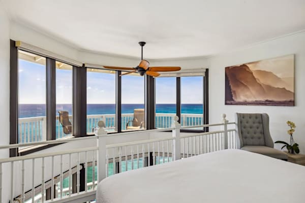 Queen bed in the loft with amazing views of the Pacific Ocean.