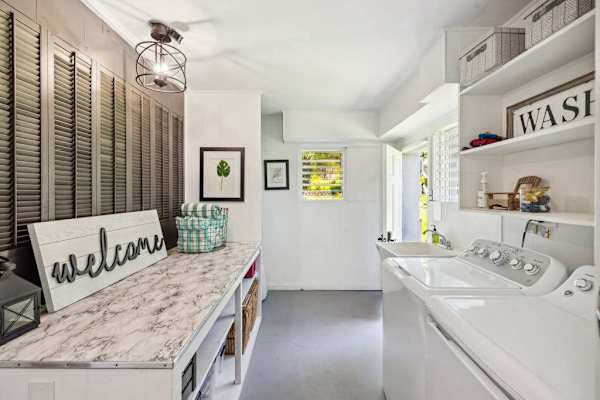 In-home washer and dryer let you pack light and enjoy the convenience of doing laundry during your stay.