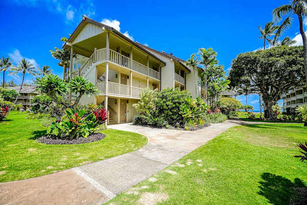 Beautifully Landscaped Resort Pathways
