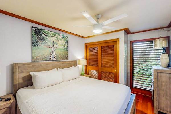 Master bedroom with king bed for a great nights sleep and a flat screen tv.