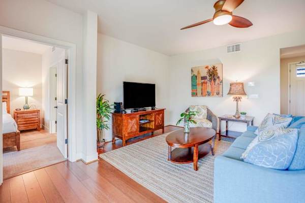 Coastal Comfort Meets Modern Style