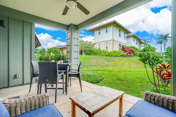 Relaxing Lanai Overlooking Green Spaces