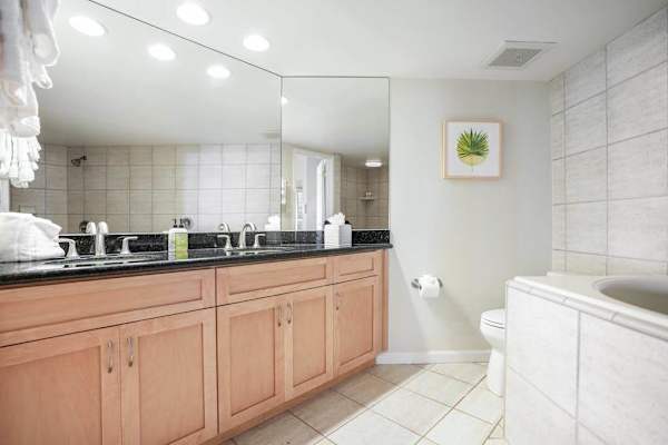 Spacious bathroom with plenty of room to refresh