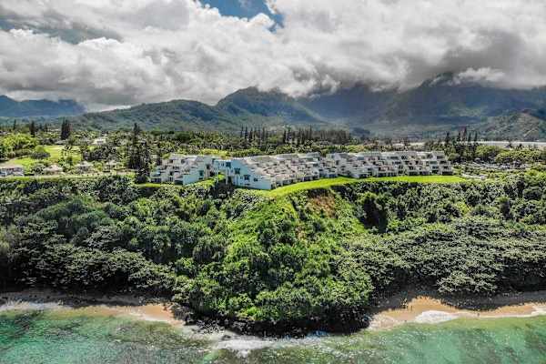 Discover Kauai's breathtaking coastal beauty