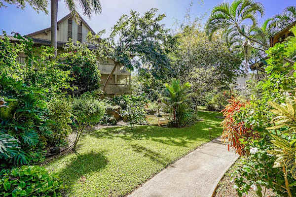 Gather Outdoors in Island Comfort