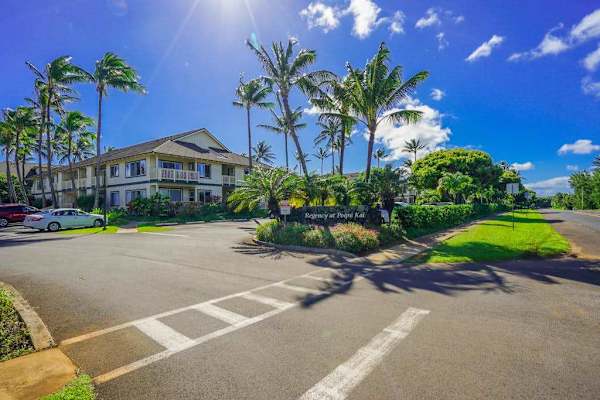  Discover the beauty of this tropical island resort
