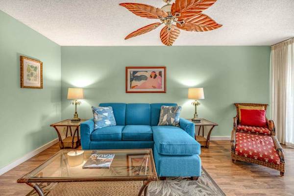 Cozy Seating With Tropical Accents