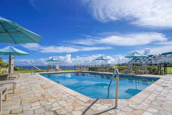 Infinity-edge pool overlooking the Pacific Ocean