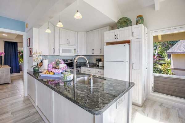 Prepare your favorite meals in the fully equipped kitchen.