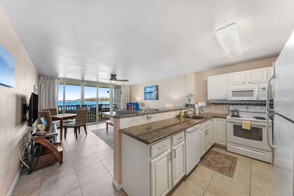 Stylish Kitchen with Contemporary Finishes
