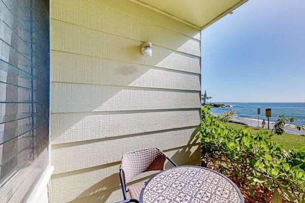 Enjoy indoor-outdoor living from your private lanai.