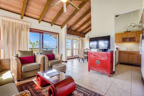 Open Living Space with Entertainment Console & Direct Lanai Access