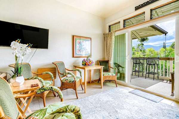 Bright & Breezy Tropical Studio Retreat