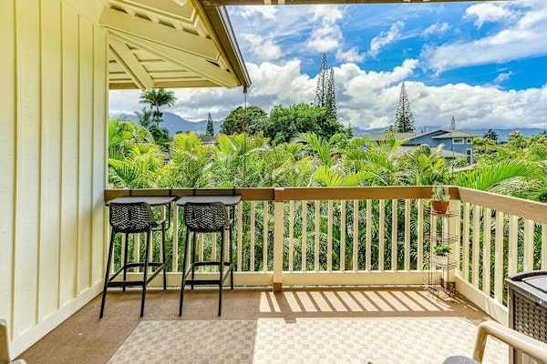 Breezy Lanai With Mountain Views