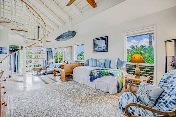 Airy Island Living With Open Views
