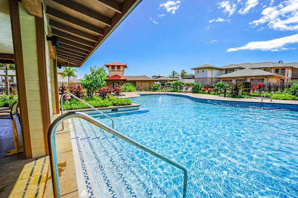 Infinity Style Pool With Resort Views