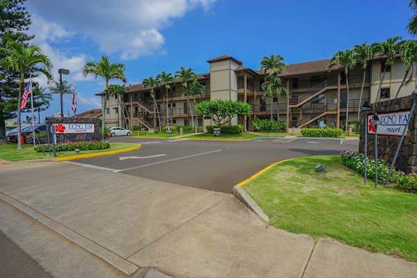 Welcoming Resort Entrance With Island Flair