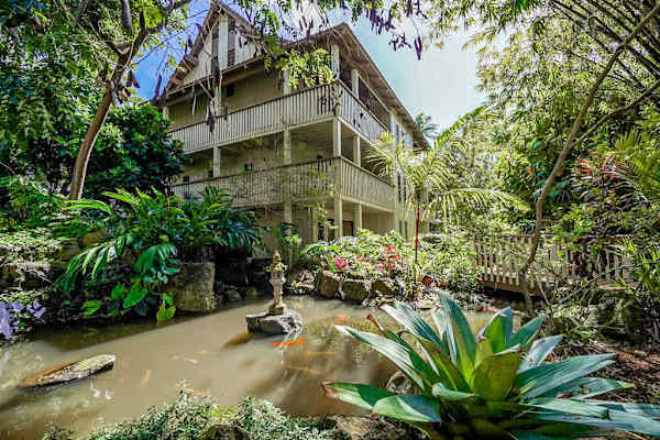 Waikomo Stream Villas Resort 