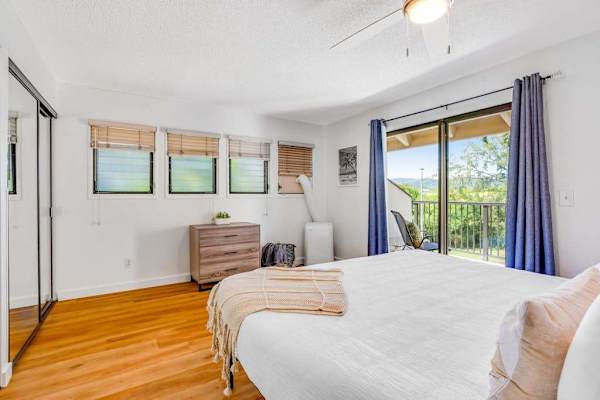 Cozy Bedroom With Private Lanai Access