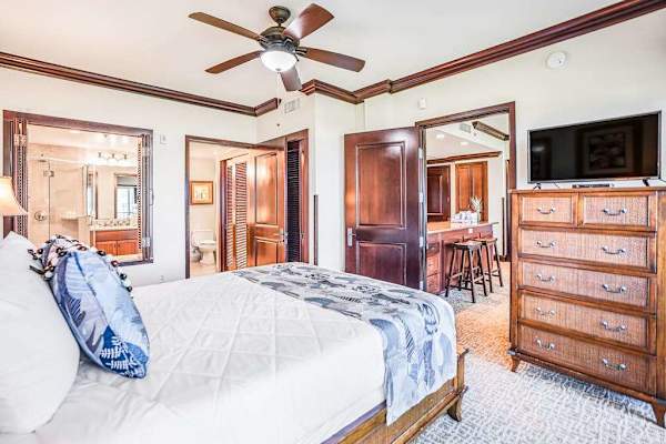 Inviting King Master Suite With Classic Island Charm

