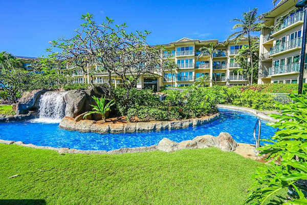 Resort-Style Pool And Lazy River Oasis
