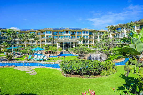 Huge Pool & Lazy River Adventures
