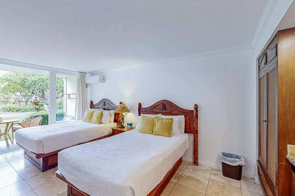 Cozy Retreat For Restful Island Nights
