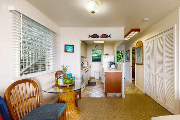 Open studio with a comfortable layout for a relaxing island getaway.