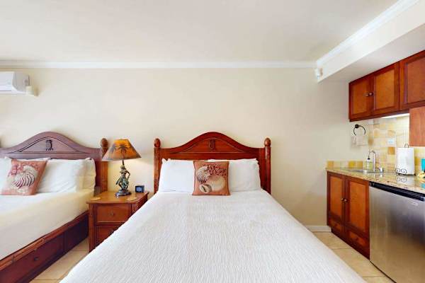 Studio Comfort With Kitchenette

