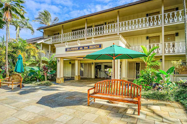 Welcome To Your Authentic Hawaiian Resort Entrance
