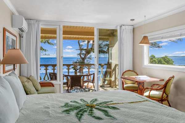 Wake Up To Breathtaking Ocean Horizons
