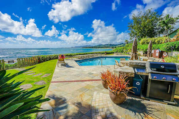 Resort pool with BBQ maker for sunny days