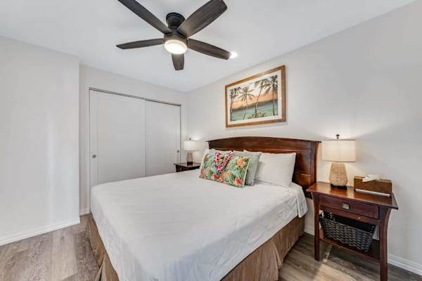 Second bedroom with queen bed for restful sleep