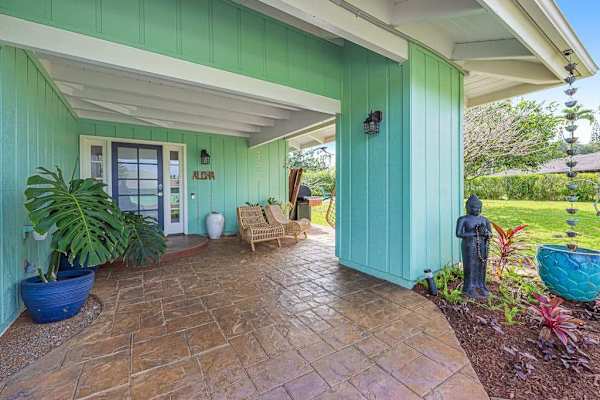 Shaded Tropical Patio Retreat
