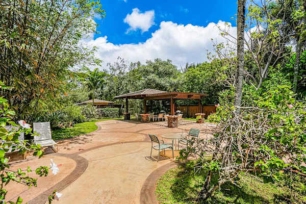 Open outdoor space to enjoy the island breeze
