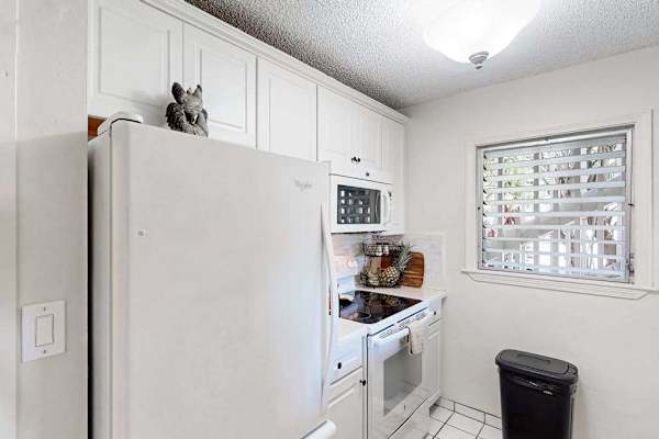 Fully Equipped Kitchen For Home Cooking