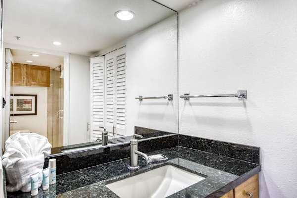 Spa Inspired Vanity Escape