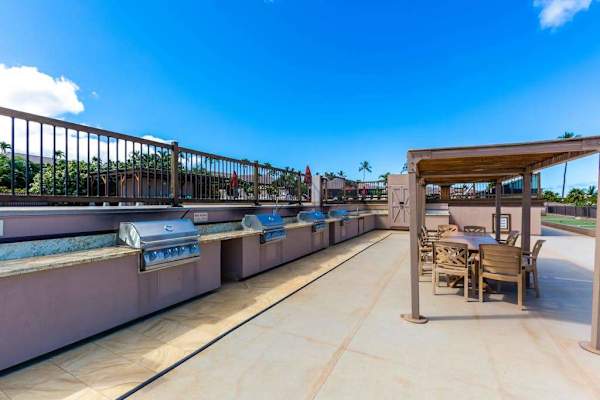 Rooftop Dining With Island Views