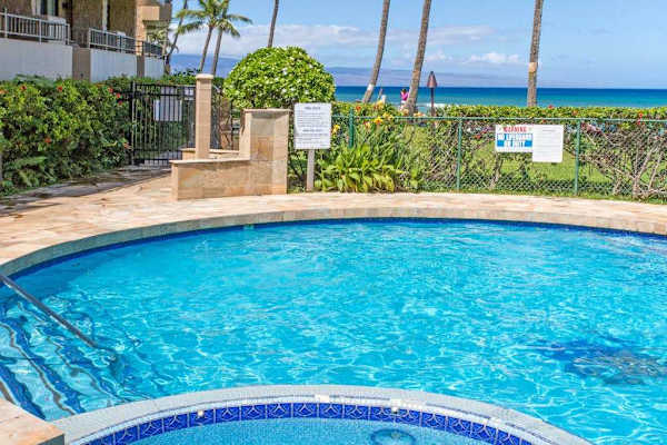 Oceanfront Pool With Endless Pacific Views