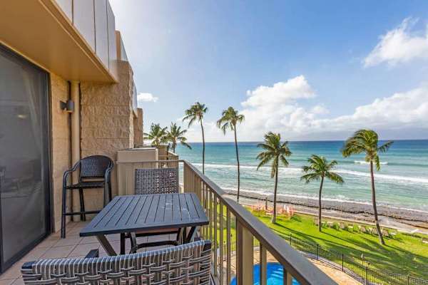 Ocean Breeze Dining On Your Private Lanai
