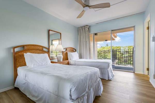 Just as much comfort for the guests - two twin beds with access to your private lanai.