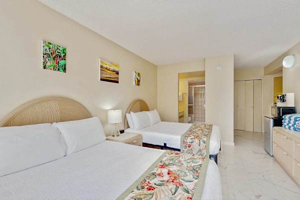 Restful bedroom with a bright and inviting island atmosphere